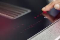 <strong>NEU:</strong> FIT IN 804 O2 S B4  Induktionskochfeld mit Dunstabzug